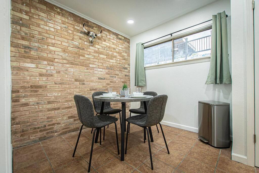 Downtown Austin Suite Retreat Экстерьер фото